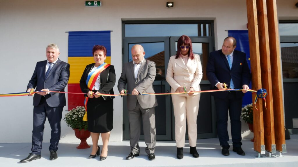 În comuna Dragu, școală și grădiniță modernizate cu fonduri europene.                                          Lucian Bode: ”Transformarea liberală continuă”