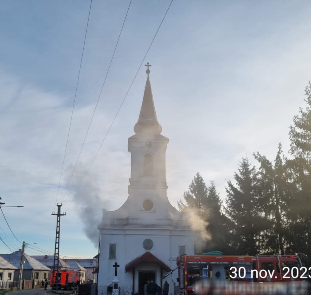 Update: A ars altarul Bisericii Ortodoxe din Pericei