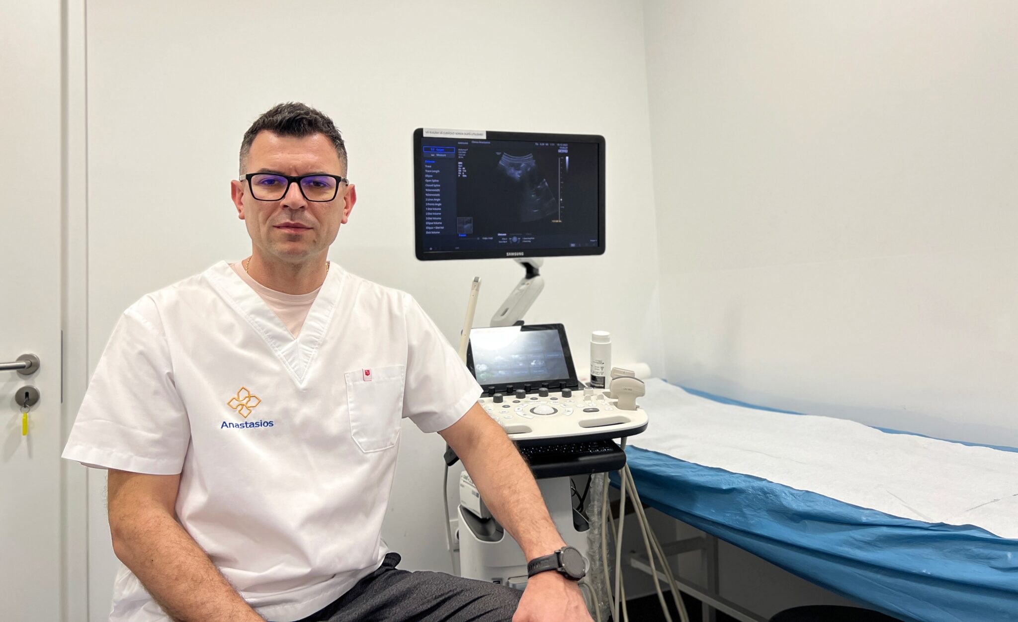 De vorbă cu Dr. Gabriel Petre, de la Clinica Anastasios Zalău. Un chirurg dedicat, cu o